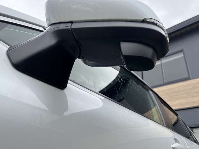 トヨタ カローラクロス　ハイブリッド １．８ ハイブリッド Ｚ Ｅ－ＦＯＵＲ ４ＷＤ R4年 (東海) 99