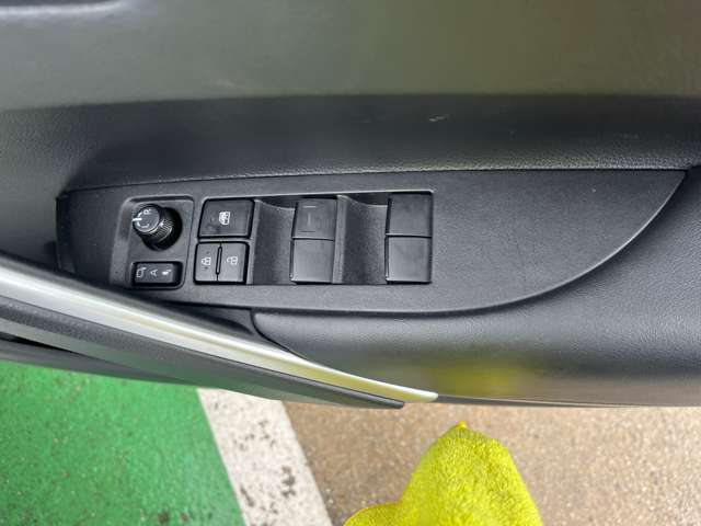 トヨタ カローラクロス　ハイブリッド １．８ ハイブリッド Ｚ Ｅ－ＦＯＵＲ ４ＷＤ R4年 (東海) 99