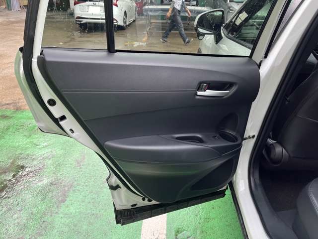 トヨタ カローラクロス　ハイブリッド １．８ ハイブリッド Ｚ Ｅ－ＦＯＵＲ ４ＷＤ R4年 (東海) 99