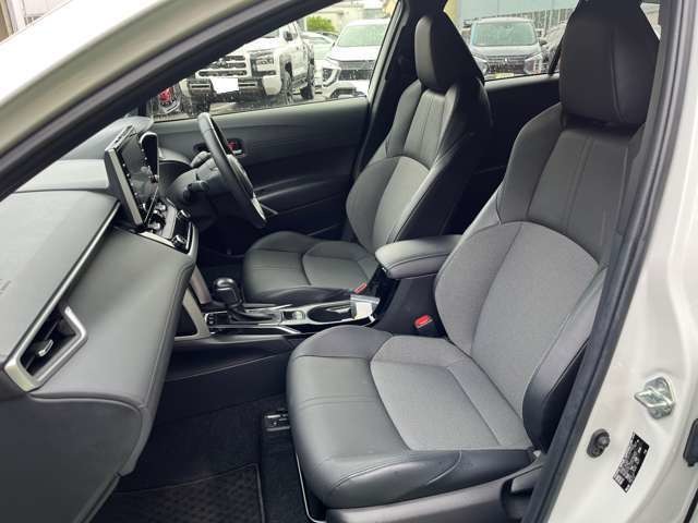 トヨタ カローラクロス　ハイブリッド １．８ ハイブリッド Ｚ Ｅ－ＦＯＵＲ ４ＷＤ R4年 (東海) 99