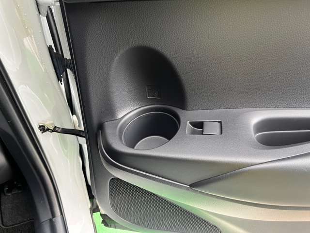 トヨタ カローラクロス　ハイブリッド １．８ ハイブリッド Ｚ Ｅ－ＦＯＵＲ ４ＷＤ R4年 (東海) 99