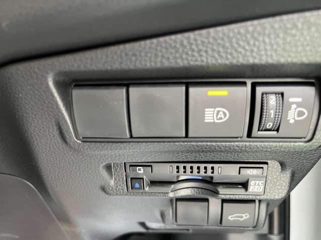 トヨタ カローラクロス　ハイブリッド １．８ ハイブリッド Ｚ Ｅ－ＦＯＵＲ ４ＷＤ R4年 (東海) 99