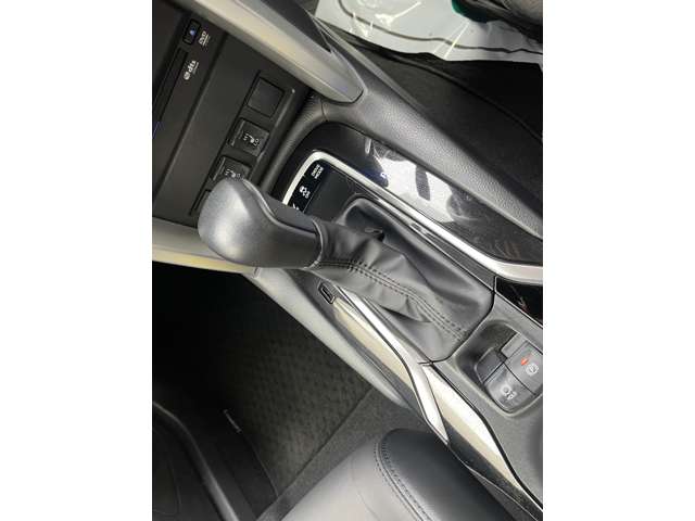 トヨタ カローラクロス　ハイブリッド １．８ ハイブリッド Ｚ Ｅ－ＦＯＵＲ ４ＷＤ R4年 (東海) 99