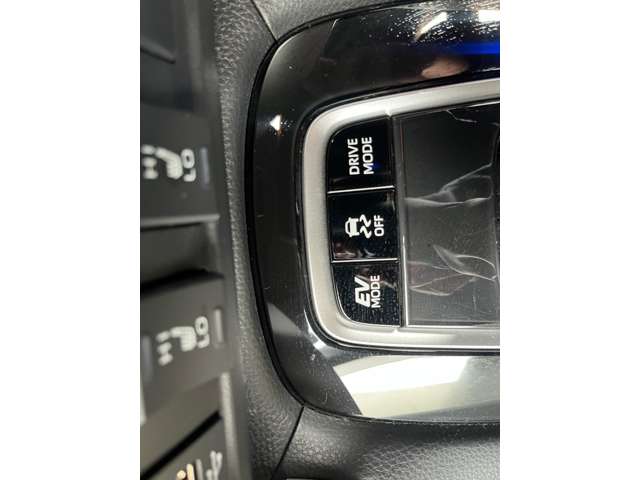 トヨタ カローラクロス　ハイブリッド １．８ ハイブリッド Ｚ Ｅ－ＦＯＵＲ ４ＷＤ R4年 (東海) 99