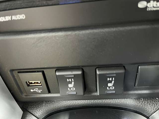 トヨタ カローラクロス　ハイブリッド １．８ ハイブリッド Ｚ Ｅ－ＦＯＵＲ ４ＷＤ R4年 (東海) 99