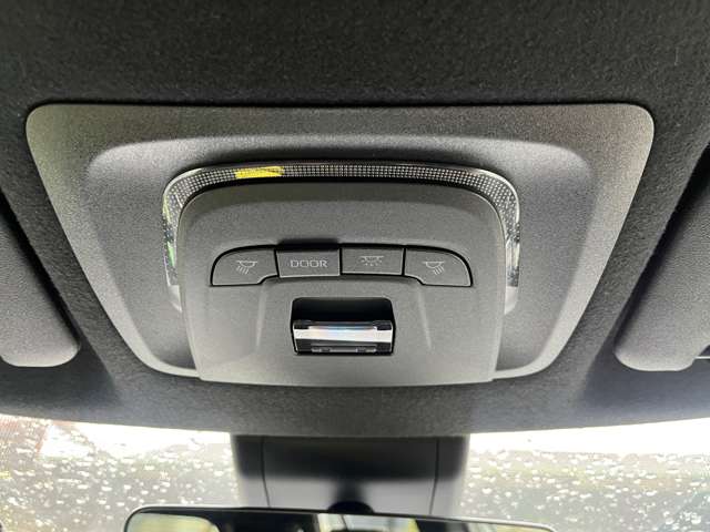 トヨタ カローラクロス　ハイブリッド １．８ ハイブリッド Ｚ Ｅ－ＦＯＵＲ ４ＷＤ R4年 (東海) 99