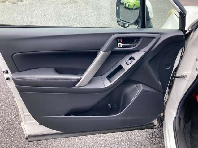 スバル フォレスター ２．０ＸＴ アイサイト ４ＷＤ H25年 (関東) 99