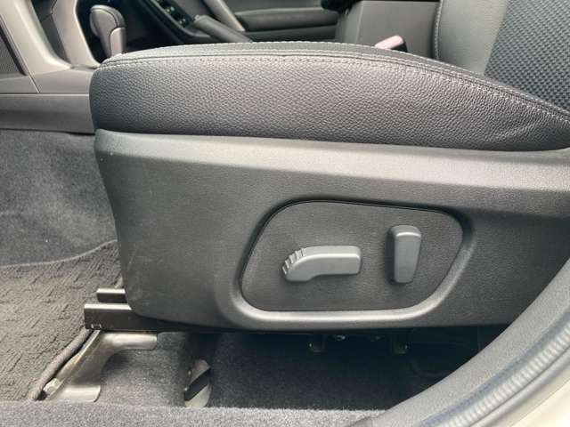 スバル フォレスター ２．０ＸＴ アイサイト ４ＷＤ H25年 (関東) 99