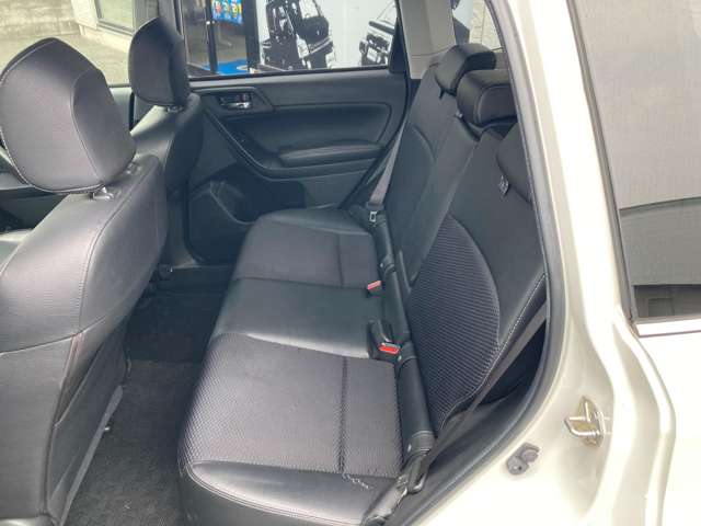 スバル フォレスター ２．０ＸＴ アイサイト ４ＷＤ H25年 (関東) 99