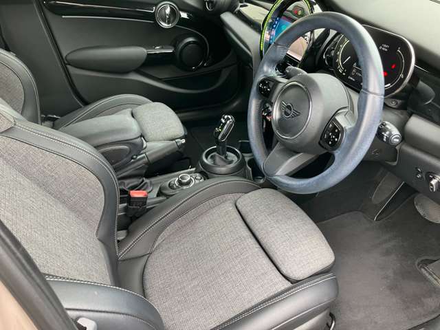 ミニ ミニ クーパーＳ ５ドア ＤＣＴ R4年 (近畿) 99