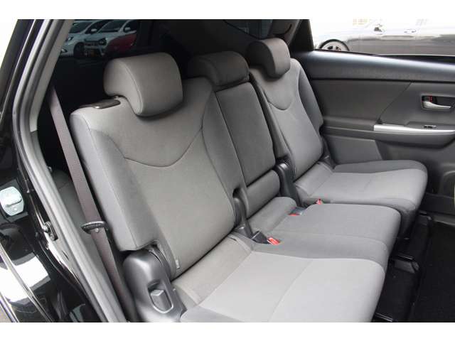 トヨタ プリウスΑ １．８ Ｓ ツーリングセレクション H25年 (関東) 99