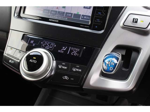 トヨタ プリウスΑ １．８ Ｓ ツーリングセレクション H25年 (関東) 99