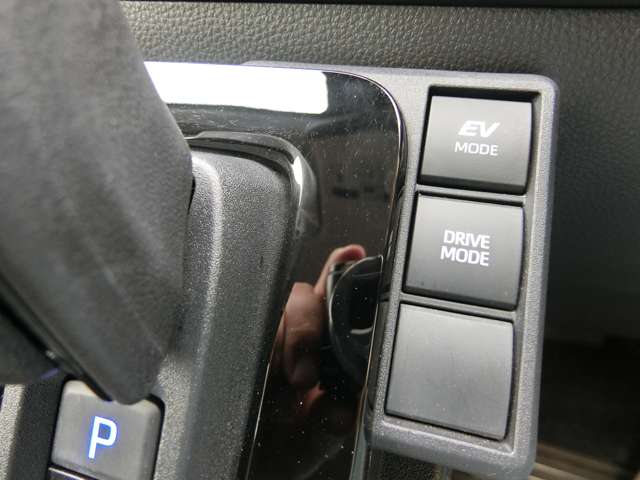 トヨタ シエンタ　ハイブリッド ハイブリッド １．５ Ｚ R5年 (中国) 99