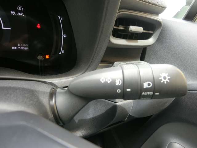 トヨタ シエンタ　ハイブリッド ハイブリッド １．５ Ｚ R5年 (中国) 99