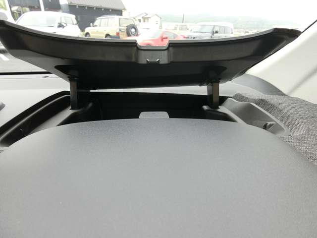 トヨタ シエンタ　ハイブリッド ハイブリッド １．５ Ｚ R5年 (中国) 99