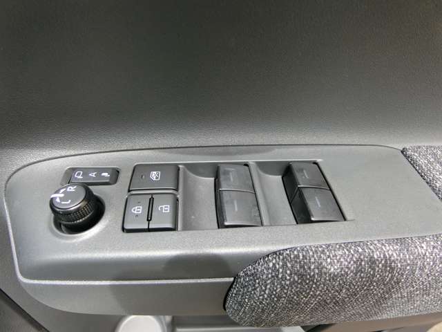 トヨタ シエンタ　ハイブリッド ハイブリッド １．５ Ｚ R5年 (中国) 99