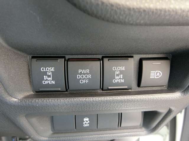 トヨタ シエンタ　ハイブリッド ハイブリッド １．５ Ｚ R5年 (中国) 99