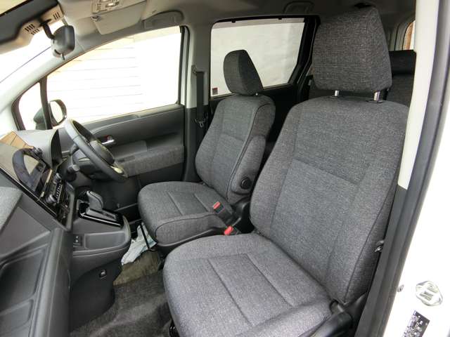 トヨタ シエンタ　ハイブリッド ハイブリッド １．５ Ｚ R5年 (中国) 99