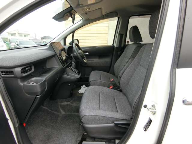 トヨタ シエンタ　ハイブリッド ハイブリッド １．５ Ｚ R5年 (中国) 99