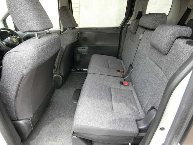 トヨタ シエンタ　ハイブリッド ハイブリッド １．５ Ｚ R5年 (中国) 99