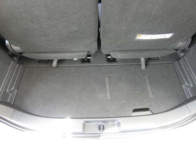 トヨタ シエンタ　ハイブリッド ハイブリッド １．５ Ｚ R5年 (中国) 99