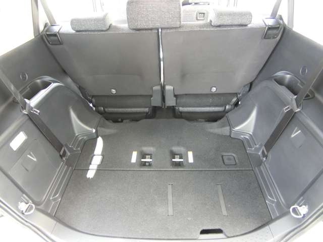 トヨタ シエンタ　ハイブリッド ハイブリッド １．５ Ｚ R5年 (中国) 99