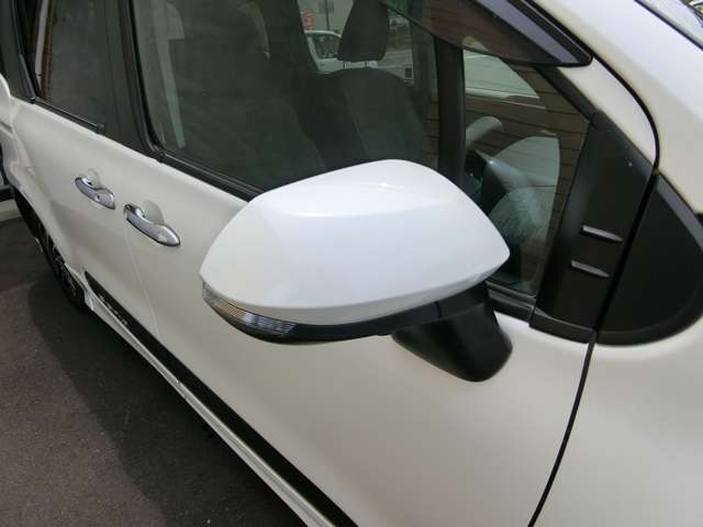 トヨタ シエンタ　ハイブリッド ハイブリッド １．５ Ｚ R5年 (中国) 99