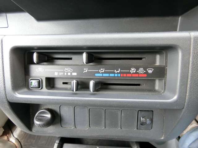 ダイハツ ハイゼットトラック ６６０ カラー鋼板簡易保冷車 ハイルーフ H27年 (中国) 99