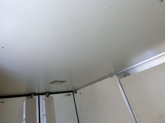 ダイハツ ハイゼットトラック ６６０ カラー鋼板簡易保冷車 ハイルーフ H27年 (中国) 99