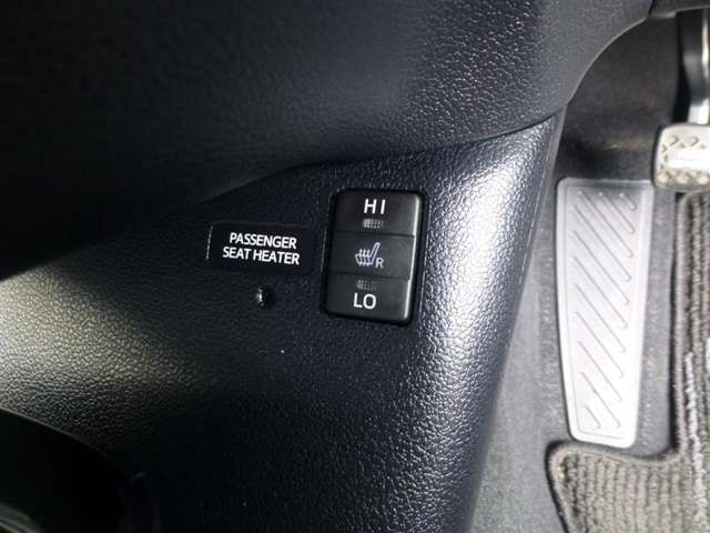 トヨタ プリウスＰＨＶ １．８ Ａ プレミアム H29年 (東北) 99