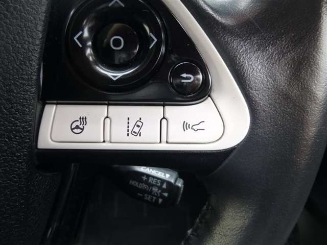 トヨタ プリウスＰＨＶ １．８ Ａ プレミアム H29年 (東北) 99