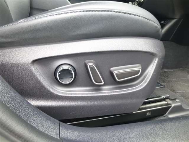 トヨタ プリウスＰＨＶ １．８ Ａ プレミアム H29年 (東北) 99