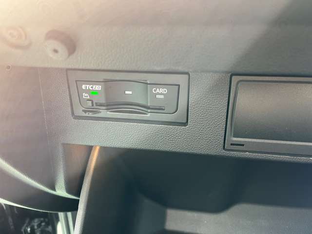 フォルクスワーゲン Ｔ－ＲＯＣ ＴＳＩ スタイル R5年 (東海) 99