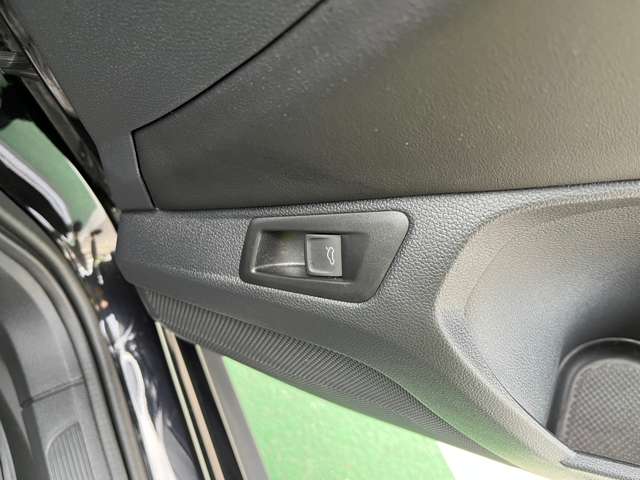 フォルクスワーゲン Ｔ－ＲＯＣ ＴＳＩ スタイル R5年 (東海) 99