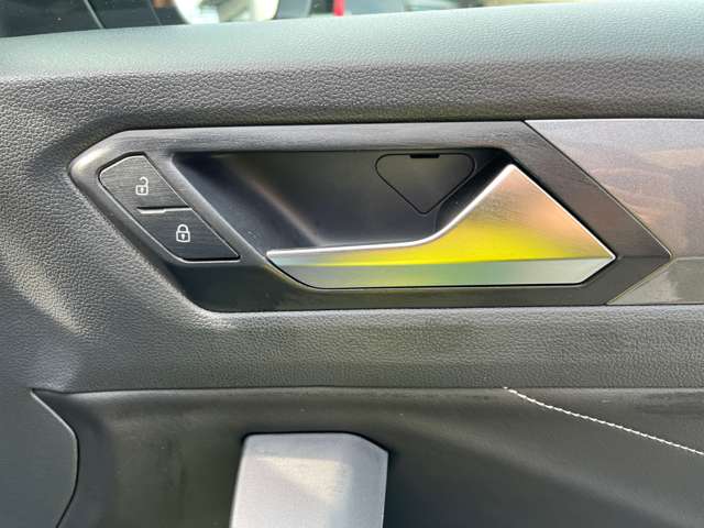 フォルクスワーゲン Ｔ－ＲＯＣ ＴＳＩ スタイル R5年 (東海) 99