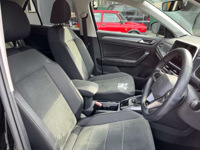 フォルクスワーゲン Ｔ－ＲＯＣ ＴＳＩ スタイル R5年 (東海) 99