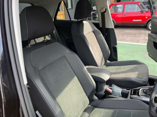 フォルクスワーゲン Ｔ－ＲＯＣ ＴＳＩ スタイル R5年 (東海) 99