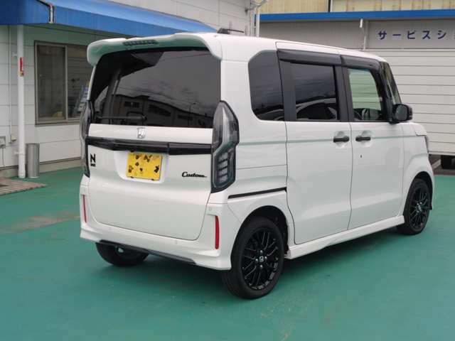 ホンダ Ｎ　ＢＯＸ カスタム ６６０ Ｌ ターボ スタイルプラス ブラック ４ＷＤ R4年 () 99