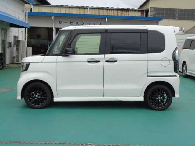 ホンダ Ｎ　ＢＯＸ カスタム ６６０ Ｌ ターボ スタイルプラス ブラック ４ＷＤ R4年 () 99