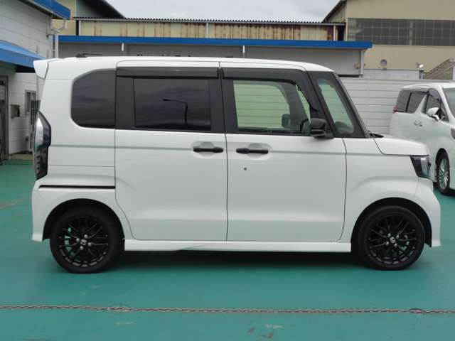 ホンダ Ｎ　ＢＯＸ カスタム ６６０ Ｌ ターボ スタイルプラス ブラック ４ＷＤ R4年 () 99