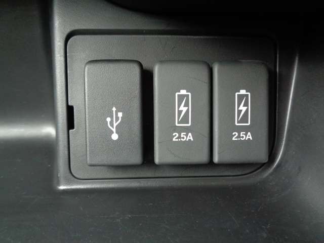 ホンダ Ｎ　ＢＯＸ カスタム ６６０ Ｌ ターボ スタイルプラス ブラック ４ＷＤ R4年 () 99