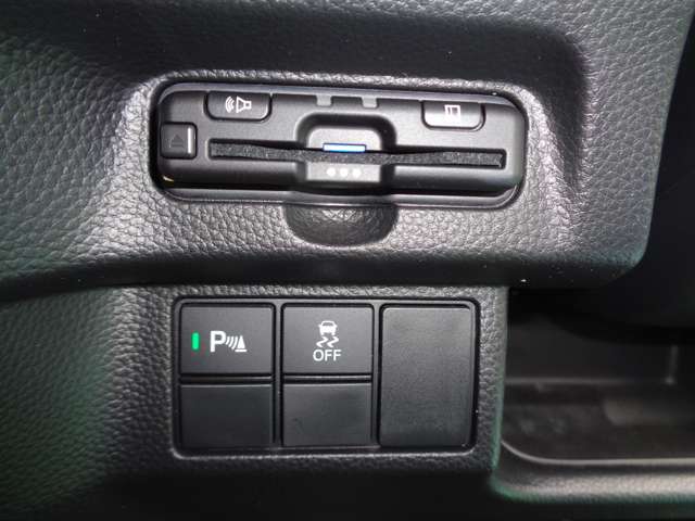 ホンダ Ｎ　ＢＯＸ カスタム ６６０ Ｌ ターボ スタイルプラス ブラック ４ＷＤ R4年 () 99