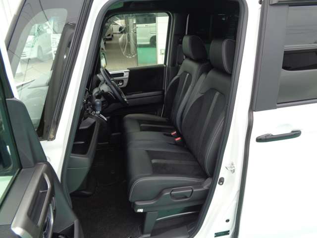 ホンダ Ｎ　ＢＯＸ カスタム ６６０ Ｌ ターボ スタイルプラス ブラック ４ＷＤ R4年 () 99