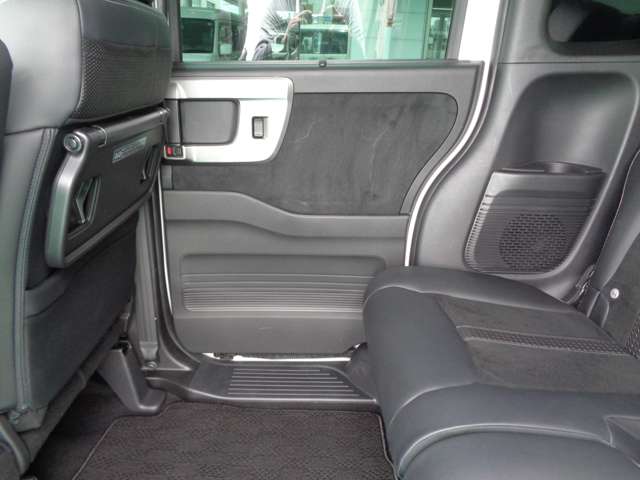 ホンダ Ｎ　ＢＯＸ カスタム ６６０ Ｌ ターボ スタイルプラス ブラック ４ＷＤ R4年 () 99