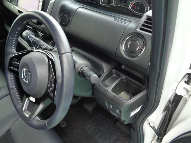 ホンダ Ｎ　ＢＯＸ カスタム ６６０ Ｌ ターボ スタイルプラス ブラック ４ＷＤ R4年 () 99