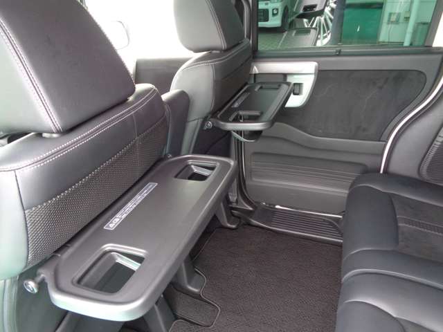 ホンダ Ｎ　ＢＯＸ カスタム ６６０ Ｌ ターボ スタイルプラス ブラック ４ＷＤ R4年 () 99