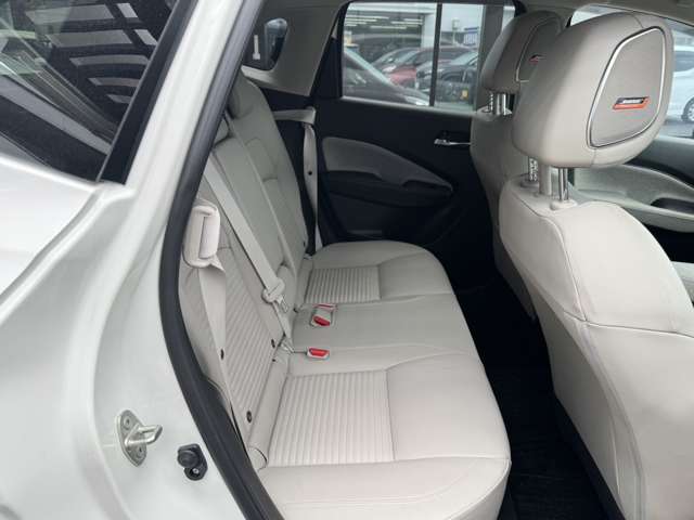 日産 ノートオーラ １．２ Ｇ レザーエディション R4年 (東北) 99