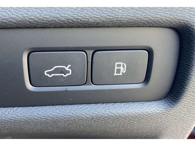 ボルボ Ｖ６０ リチャージ アルティメット Ｔ６ ＡＷＤ プラグイン ハイブリッド ４ＷＤ R5年 (関東) 99