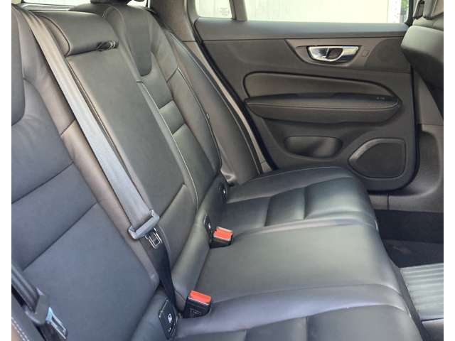 ボルボ Ｖ６０ リチャージ アルティメット Ｔ６ ＡＷＤ プラグイン ハイブリッド ４ＷＤ R5年 (関東) 99