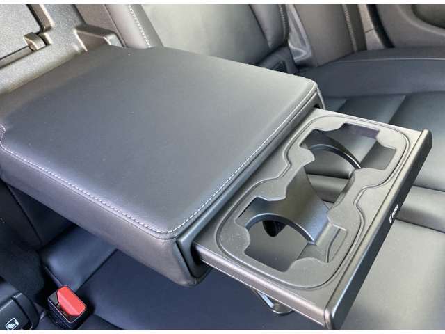 ボルボ Ｖ６０ リチャージ アルティメット Ｔ６ ＡＷＤ プラグイン ハイブリッド ４ＷＤ R5年 (関東) 99